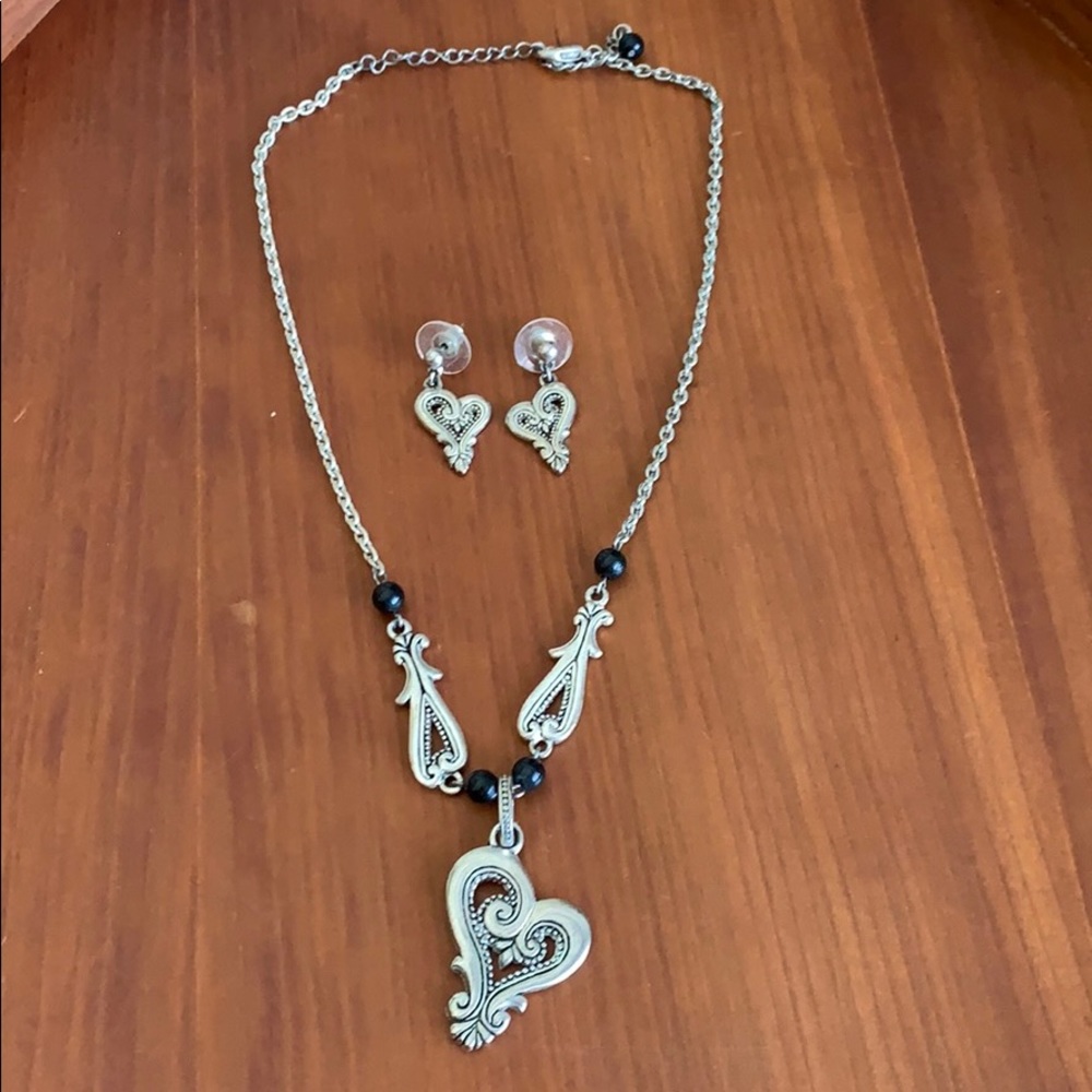 Necklace and earring set